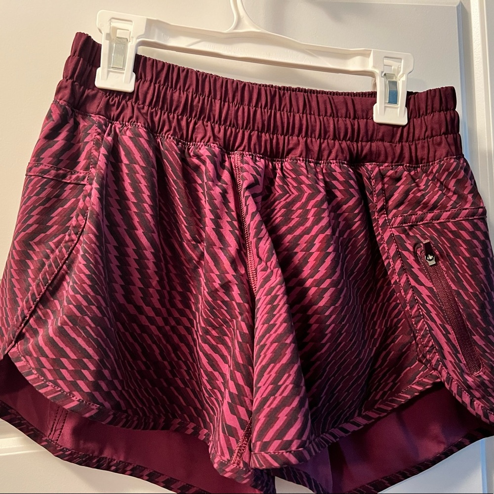 Hotty hot lululemon shorts size 6